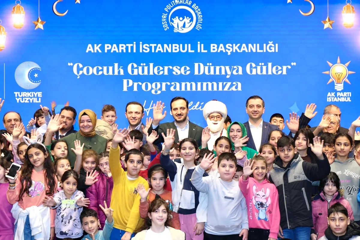 Türk Kızılay İstanbul'dan Yüzlerce Çocuğa Neşe Dolu Buluşma: Dr. Betül Sayan da Katıldı Türk Kızılay İstanbul'dan Yüzlerce Çocuğa Neşe Dolu Buluşma: Dr. Betül Sayan da Katıldı