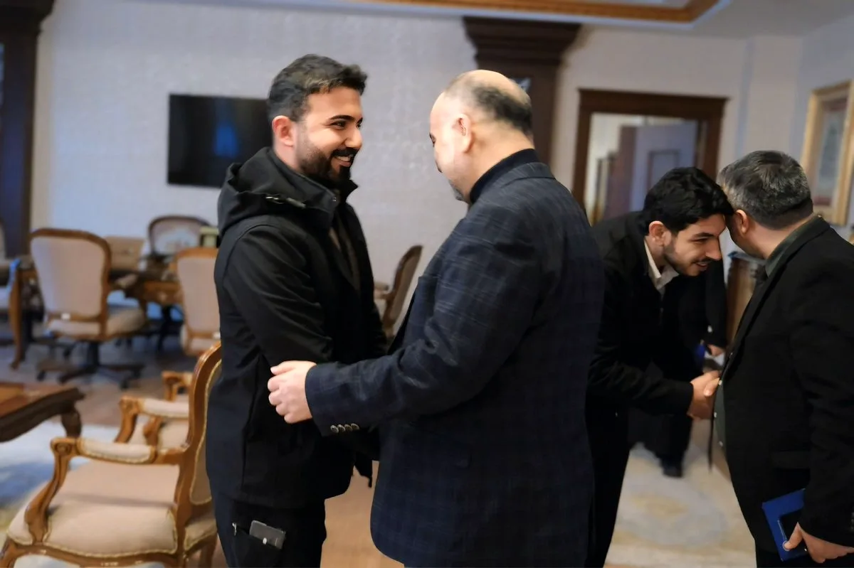 Adana'da Müftülük Personeli İçin Sürpriz Bayram Buluşması Adana'da Müftülük Personeli İçin Sürpriz Bayram Buluşması