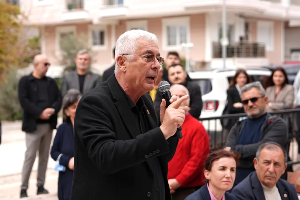 CHP Antalya Liderleri, Konyaaltı'ndaki Geleneksel Bayramlaşmada Ne Konuştu? CHP Antalya Liderleri, Konyaaltı'ndaki Geleneksel Bayramlaşmada Ne Konuştu?