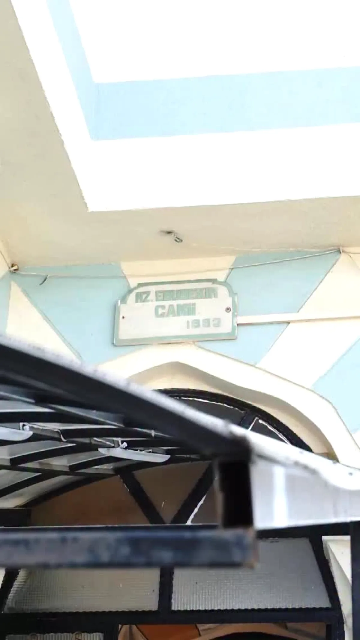 Tuzla Belediyesi'nden Bayram Öncesi Kritik Çalışma: Camiler Temizleniyor Tuzla Belediyesi'nden Bayram Öncesi Kritik Çalışma: Camiler Temizleniyor