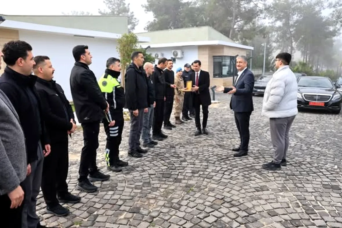 Adana Valisi Yavuz'dan Personeline Özel Bayram Buluşması Adana Valisi Yavuz'dan Personeline Özel Bayram Buluşması