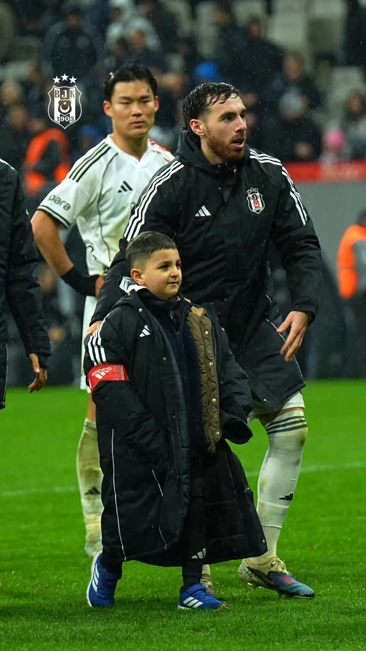 Beşiktaş'ta Kasımpaşa Maçı Sonrası Ömer'den Bayram Mesajı Beşiktaş'ta Kasımpaşa Maçı Sonrası Ömer'den Bayram Mesajı