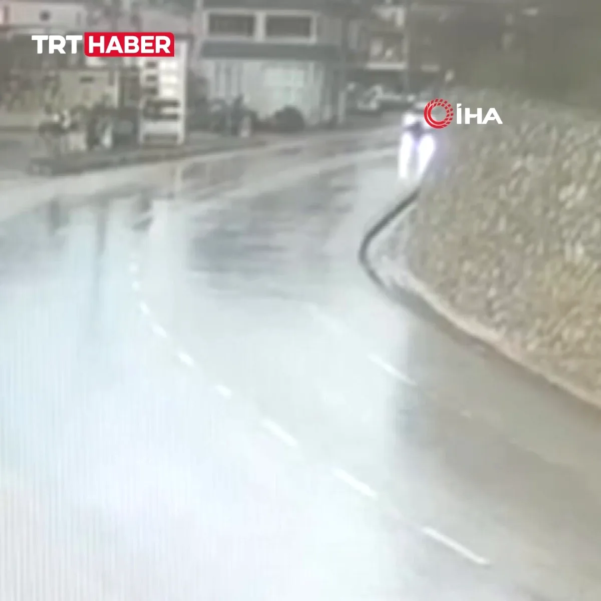Bursa'da Kafa Kafaya Çarpışma: 7 Kişi Yaralandı Bursa'da Kafa Kafaya Çarpışma: 7 Kişi Yaralandı