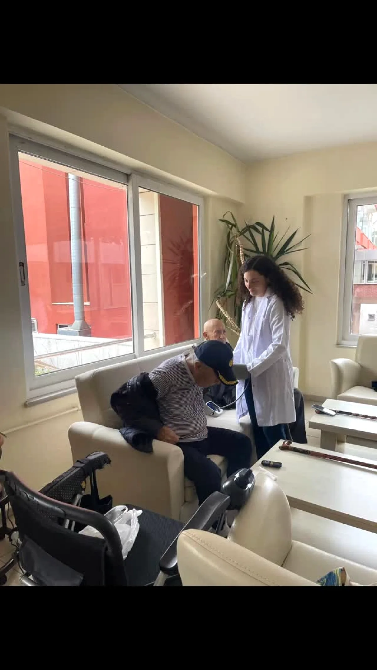 Sarıyer'de Huzurevi Sakinleri İçin Çifte Kutlama: Bayram ve Hafta Bir Arada Sarıyer'de Huzurevi Sakinleri İçin Çifte Kutlama: Bayram ve Hafta Bir Arada
