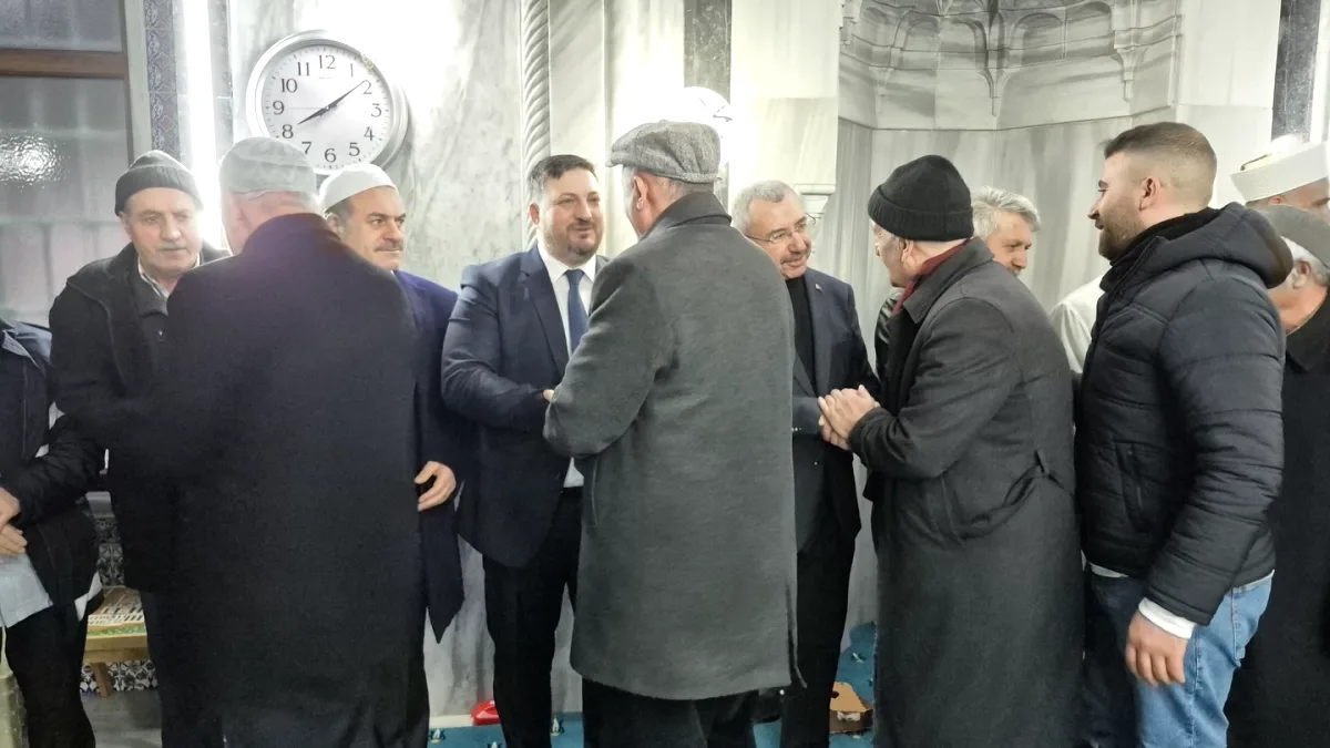 Bayram Sancaktepe'de Başladı: AK Parti İlçe Başkanı Camide Cemaatle Buluştu Bayram Sancaktepe'de Başladı: AK Parti İlçe Başkanı Camide Cemaatle Buluştu