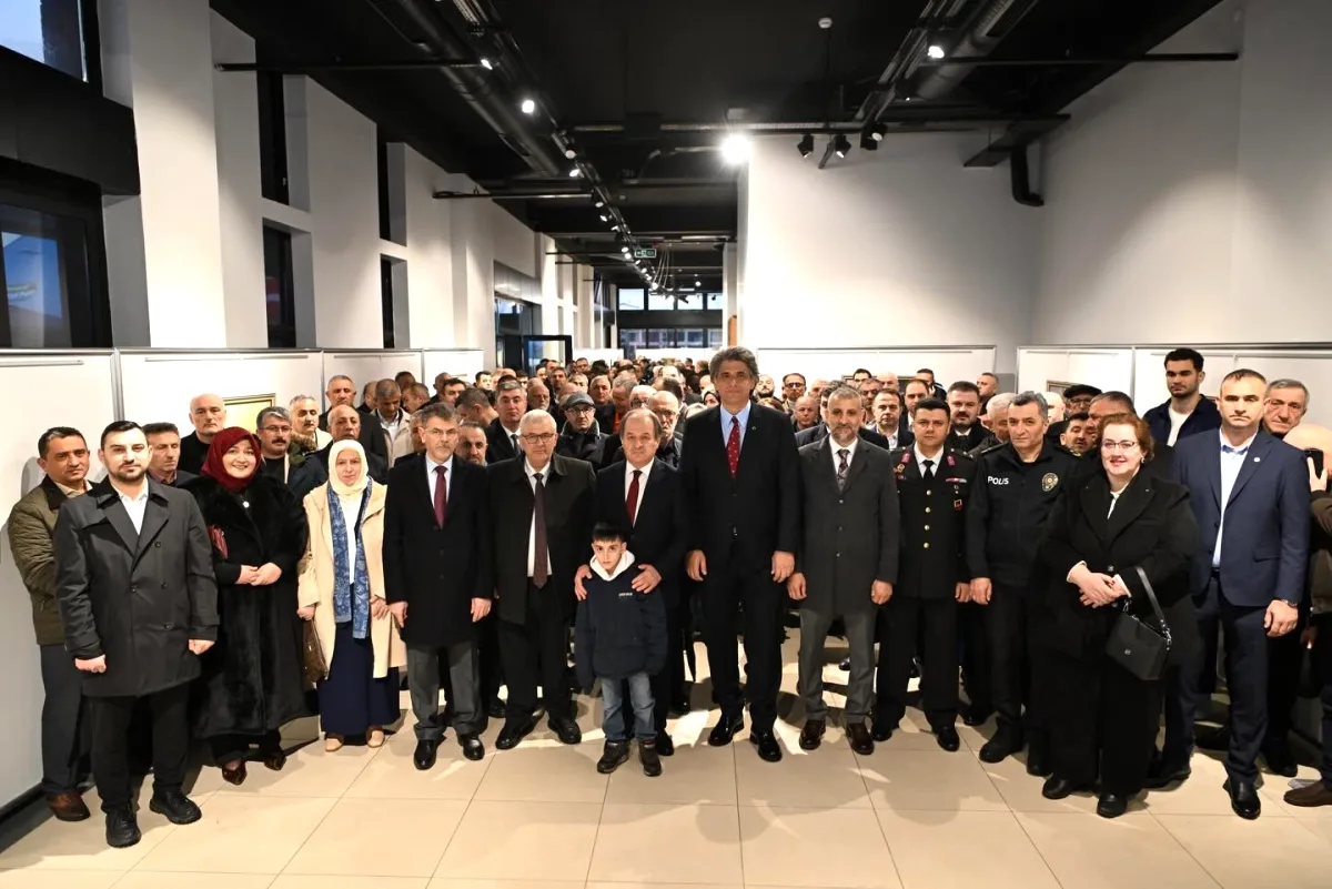 AK Parti Kartepe'de Geleneksel Bayramlaşma: Protokol ve Teşkilat Bir Araya Geldi AK Parti Kartepe'de Geleneksel Bayramlaşma: Protokol ve Teşkilat Bir Araya Geldi
