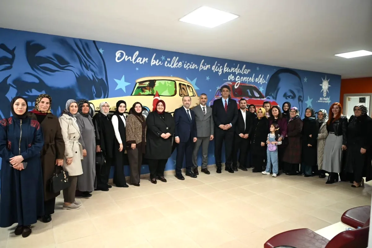 AK Parti Kartepe Teşkilatında Bayram Coşkusu: Hangi İsimler Bir Araya Geldi? AK Parti Kartepe Teşkilatında Bayram Coşkusu: Hangi İsimler Bir Araya Geldi?