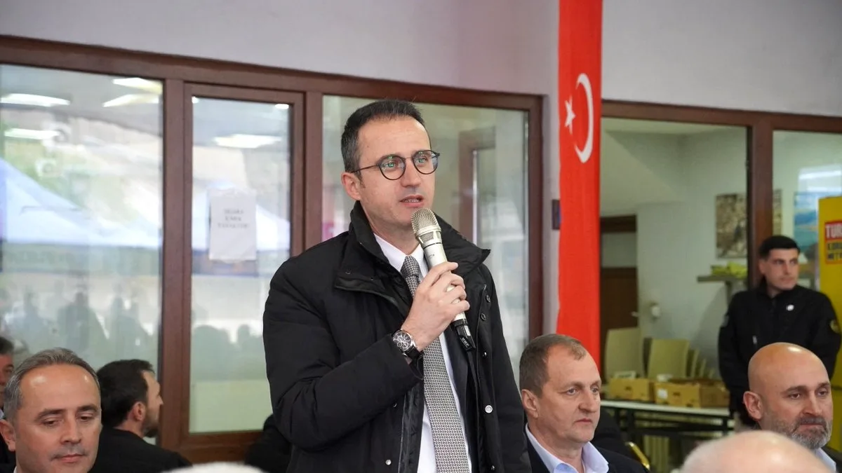 Bursa İznik'te Bayram Ruhu: Protokol Hemşehrileriyle Ne Konuştu? Bursa İznik'te Bayram Ruhu: Protokol Hemşehrileriyle Ne Konuştu?