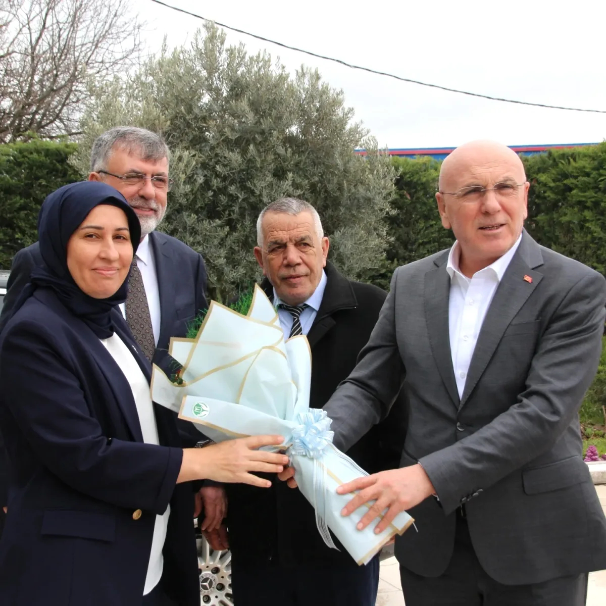 Kepsut'ta Protokol ve Halk Buluşması: Bayramda Dayanışma Vurgusu Kepsut'ta Protokol ve Halk Buluşması: Bayramda Dayanışma Vurgusu