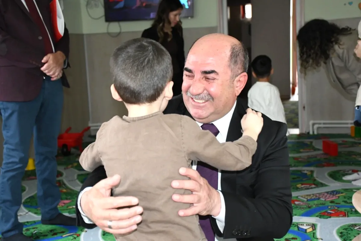 Antalya'da Bayram Coşkusu: Çocuk Kuruluşunda Anlamlı Buluşma Antalya'da Bayram Coşkusu: Çocuk Kuruluşunda Anlamlı Buluşma