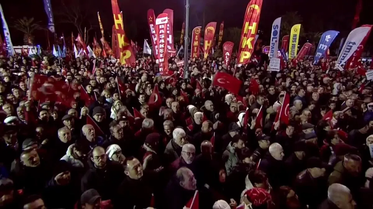 CHP'li Bakan'dan Saraçhane'de 19 Mart Yıldönümü Çağrısı CHP'li Bakan'dan Saraçhane'de 19 Mart Yıldönümü Çağrısı