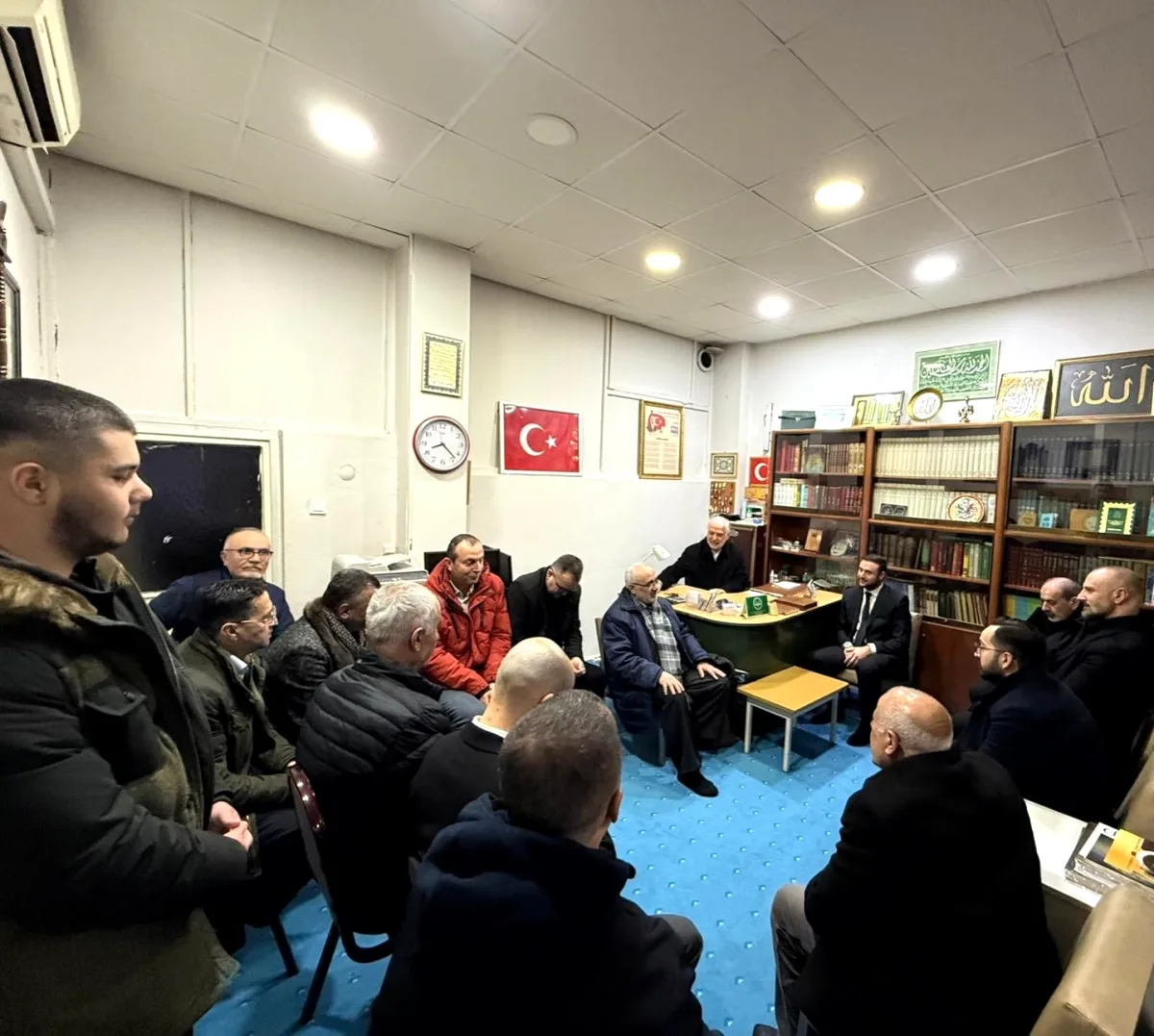 Ak Genç Küçükçekmece Teşkilatı Bayramda Hangi Camide Buluştu? Ak Genç Küçükçekmece Teşkilatı Bayramda Hangi Camide Buluştu?