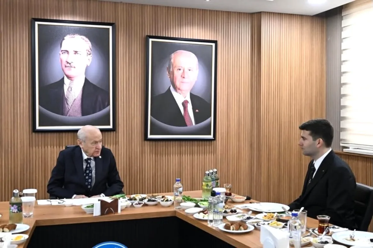 Devlet Bahçeli, Ülkü Ocakları Genel Merkezi'ndeki Geleneksel Bayram Kahvaltısına Katıldı Devlet Bahçeli, Ülkü Ocakları Genel Merkezi'ndeki Geleneksel Bayram Kahvaltısına Katıldı