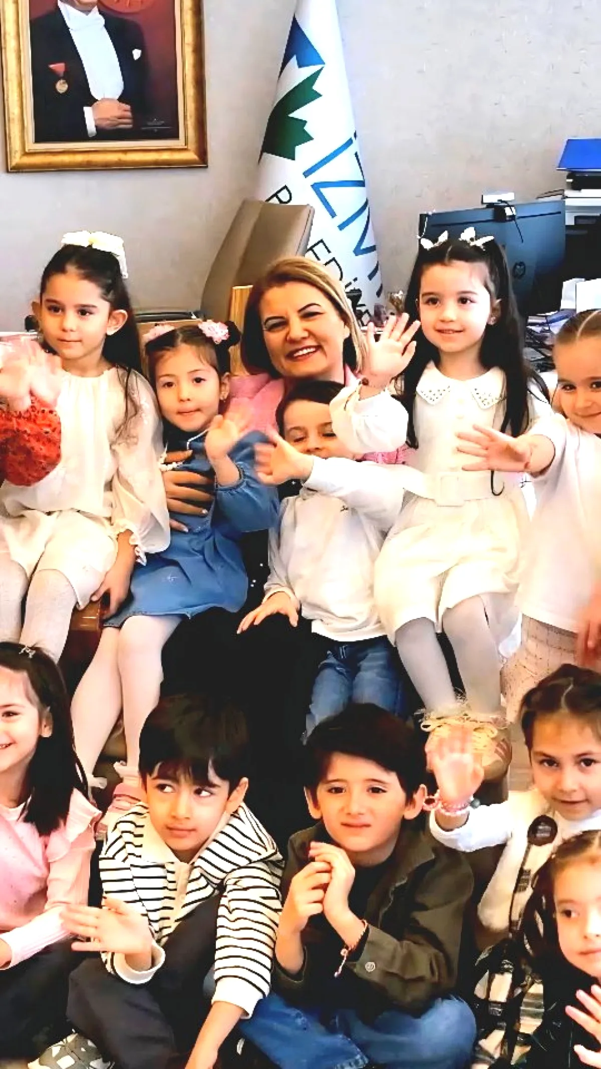 İzmit Belediye Başkanı Hürriyet: "Bayramın Anlamı Çocukların Kalbinde" İzmit Belediye Başkanı Hürriyet: "Bayramın Anlamı Çocukların Kalbinde"