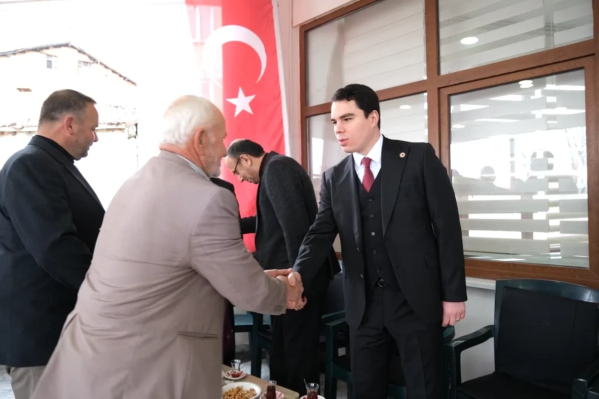 Orhaneli'de Ramazan Bayramı Resmi Bayramlaşma Töreni Düzenlendi Orhaneli'de Ramazan Bayramı Resmi Bayramlaşma Töreni Düzenlendi