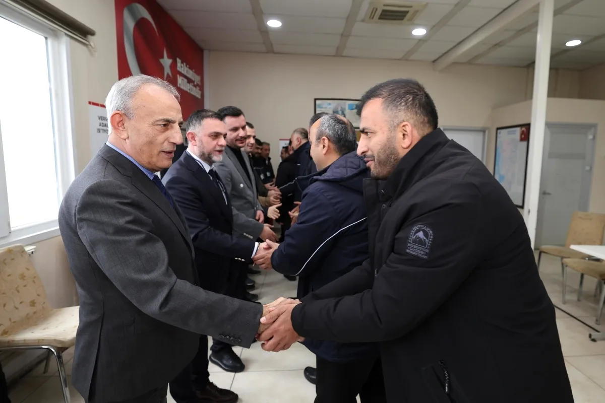 Küçükçekmece Belediye Başkanı Kemal Çebi, Ramazan Bayramı Öncesi Personeliyle Buluştu Küçükçekmece Belediye Başkanı Kemal Çebi, Ramazan Bayramı Öncesi Personeliyle Buluştu