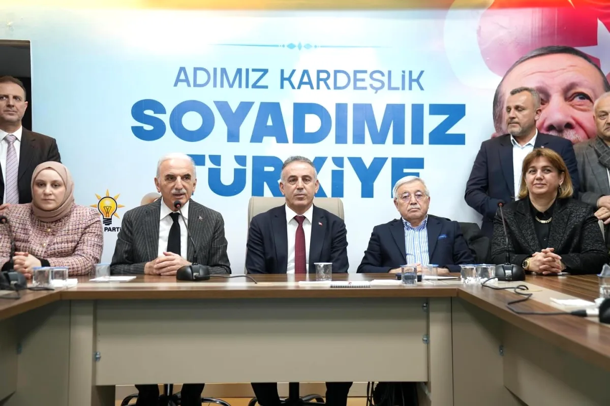 AK Parti Ümraniye'de Bayram Coşkusu: Başkan İsmail Yıldırım ve Teşkilat Bir Araya Geldi AK Parti Ümraniye'de Bayram Coşkusu: Başkan İsmail Yıldırım ve Teşkilat Bir Araya Geldi