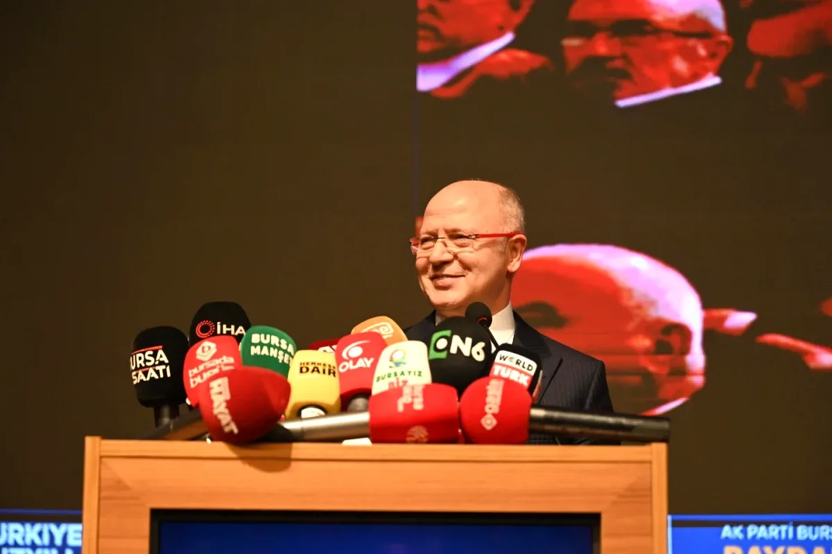 Efkan Âlâ'nın Katılımıyla Bursa'da Bayramlaşma Gerçekleşti Efkan Âlâ'nın Katılımıyla Bursa'da Bayramlaşma Gerçekleşti