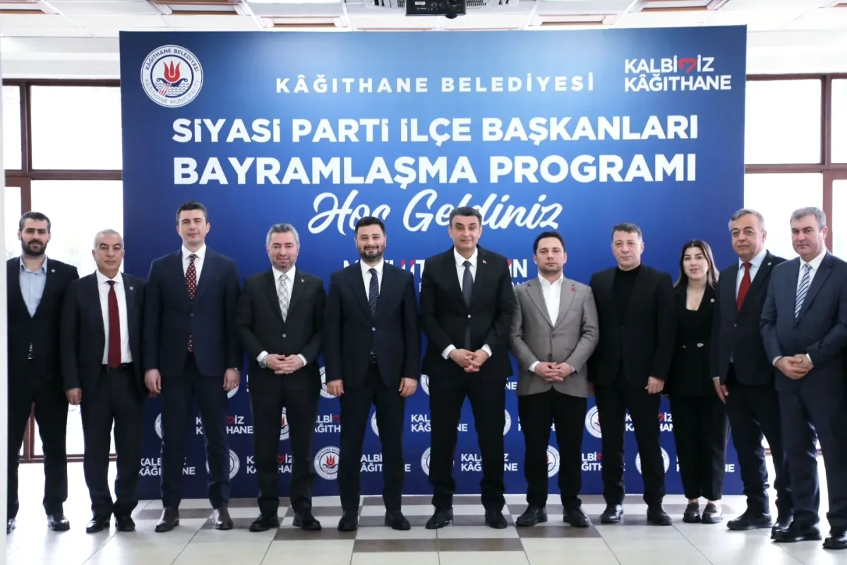 Kağıthane Kaymakamı Yüksel Kara, Belediye Bayramlaşmasında Siyasi Parti Temsilcileriyle Buluştu Kağıthane Kaymakamı Yüksel Kara, Belediye Bayramlaşmasında Siyasi Parti Temsilcileriyle Buluştu