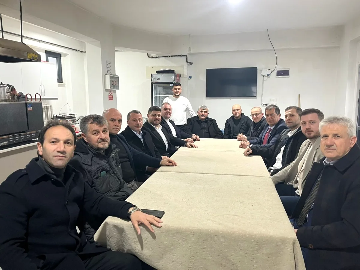 AK Parti Karamürsel'de Çamçukur Mahallesi'nde Coşkulu Bayramlaşma AK Parti Karamürsel'de Çamçukur Mahallesi'nde Coşkulu Bayramlaşma