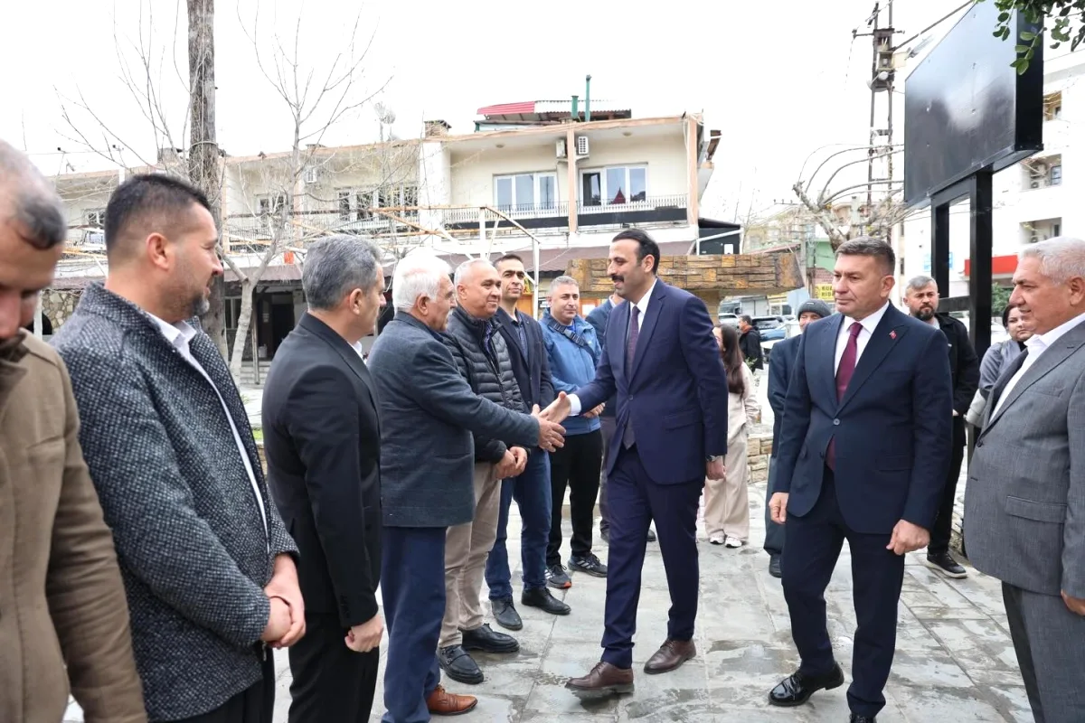 Karaisalı'da Ramazan Bayramı Coşkusu: Kaymakam Bozoğlan'dan Kurum Ziyaretleri ve Bayram Mesajı Karaisalı'da Ramazan Bayramı Coşkusu: Kaymakam Bozoğlan'dan Kurum Ziyaretleri ve Bayram Mesajı