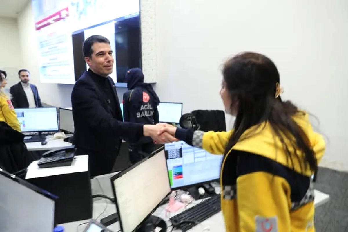 Ankara'da Bayram Mesaisi: İl Sağlık Müdürü, 112 Ekiplerini Ziyaret Etti Ankara'da Bayram Mesaisi: İl Sağlık Müdürü, 112 Ekiplerini Ziyaret Etti
