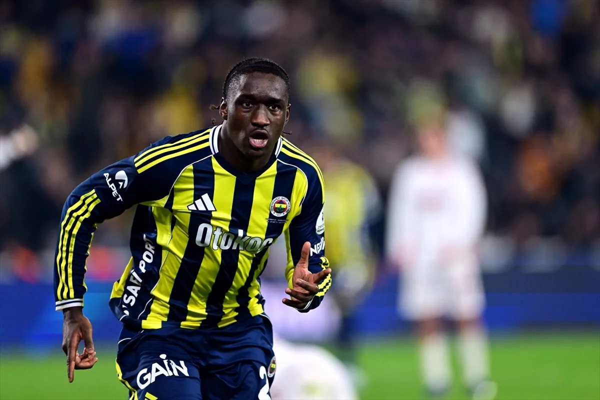Guendouzi'den Cherif'e Övgü: "Süper Lig'de Fenerbahçe'de Büyük İşler Yapıyor, Geleceği Parlak" Guendouzi'den Cherif'e Övgü: "Süper Lig'de Fenerbahçe'de Büyük İşler Yapıyor, Geleceği Parlak"