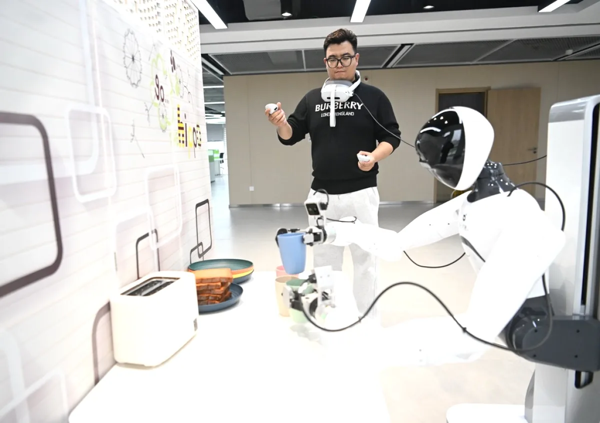 Xiong'an'da Geleceğin İşçileri Eğitiliyor: İnsansı Robotlar 'Okulda' Xiong'an'da Geleceğin İşçileri Eğitiliyor: İnsansı Robotlar 'Okulda'
