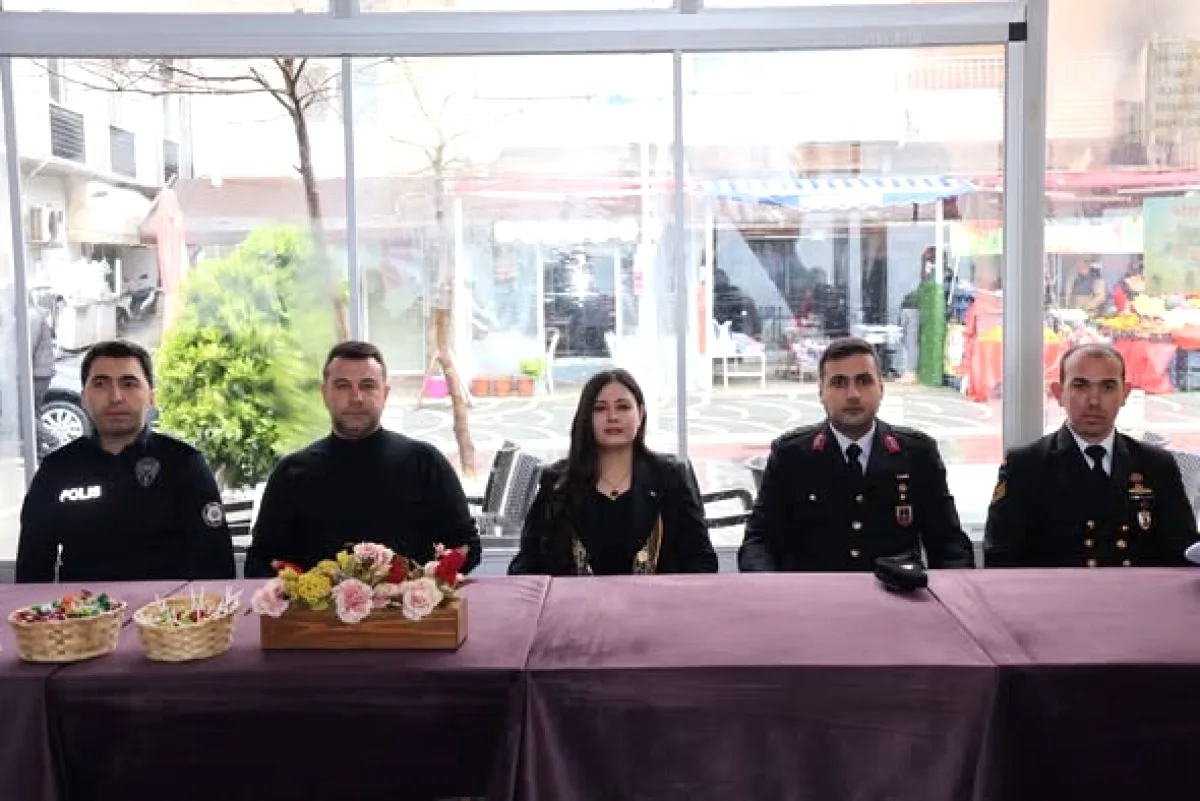 Marmara'da Bayram Coşkusu: Kaymakam Görentaş ve Başkan Vekili Kuzu Vatandaşlarla Buluştu Marmara'da Bayram Coşkusu: Kaymakam Görentaş ve Başkan Vekili Kuzu Vatandaşlarla Buluştu