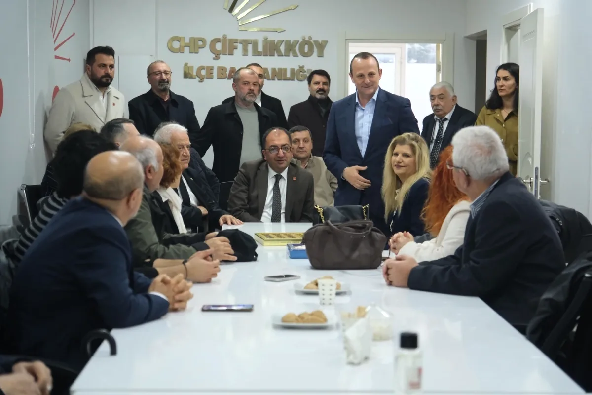 CHP Yalova'da Bayram Buluşması: Becan ve Yele, Çiftlikköy'de Partililerle Bir Araya Geldi CHP Yalova'da Bayram Buluşması: Becan ve Yele, Çiftlikköy'de Partililerle Bir Araya Geldi