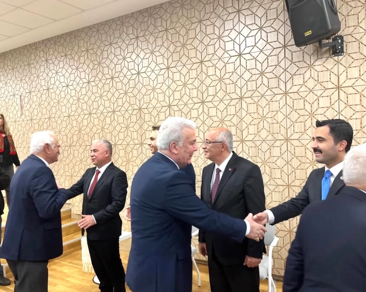 Şile'de Protokol ve Halkın Katılımıyla Bayramlaşma Töreni Gerçekleştirildi Şile'de Protokol ve Halkın Katılımıyla Bayramlaşma Töreni Gerçekleştirildi