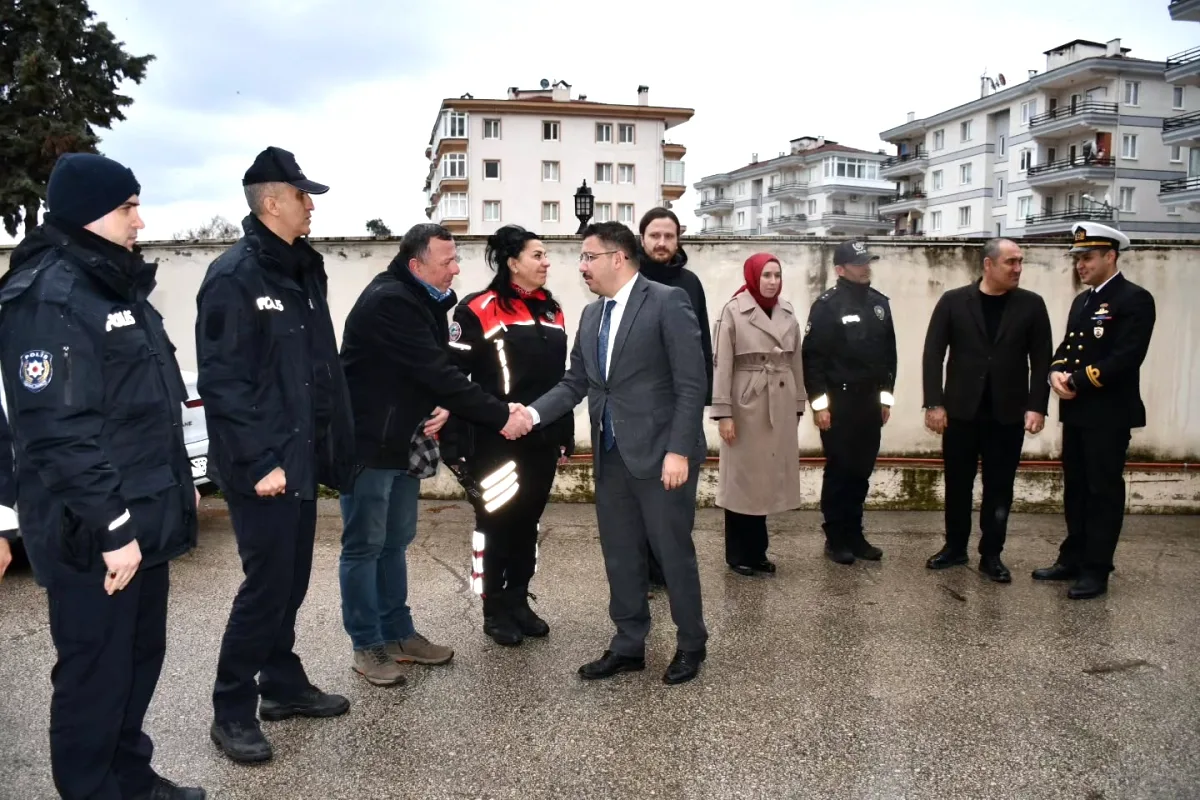 Mudanya Kaymakamı Terzi, Emniyet Müdürlüğü'nü Ziyaret Ederek Bayram Tebriklerini İletti Mudanya Kaymakamı Terzi, Emniyet Müdürlüğü'nü Ziyaret Ederek Bayram Tebriklerini İletti