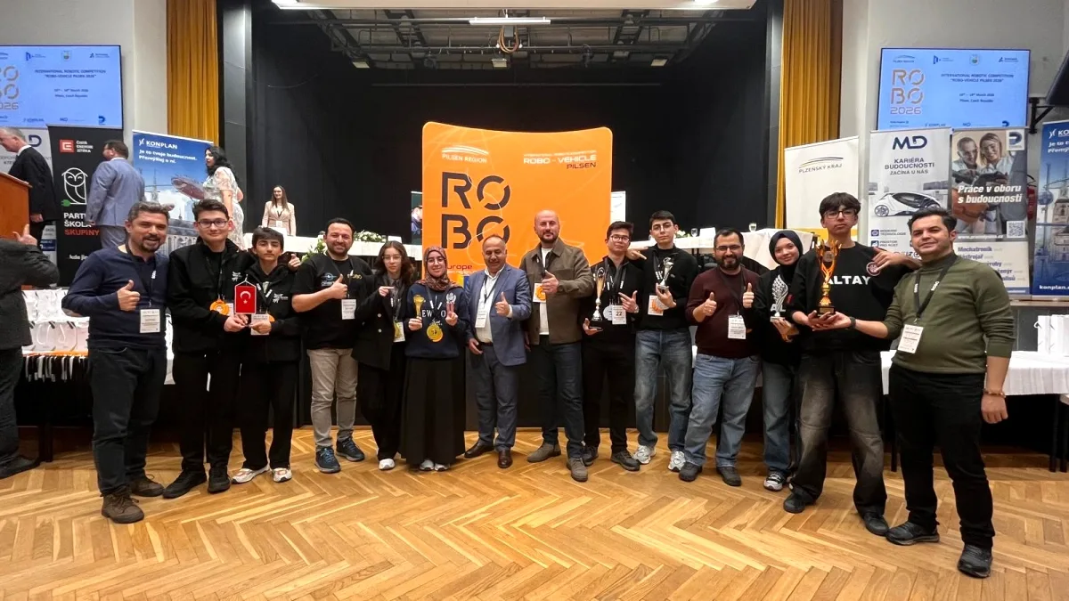 Bursalı Gençler Çekya'dan Ödüllerle Döndü: RoboPlzen 2026'da Tarihi Başarı Bursalı Gençler Çekya'dan Ödüllerle Döndü: RoboPlzen 2026'da Tarihi Başarı