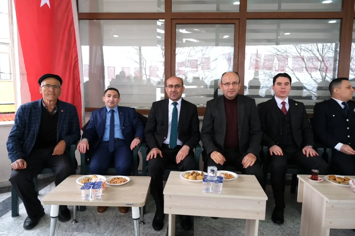Orhaneli'de Bayram Buluşması: Birlik ve Kardeşlik Vurgusu Orhaneli'de Bayram Buluşması: Birlik ve Kardeşlik Vurgusu