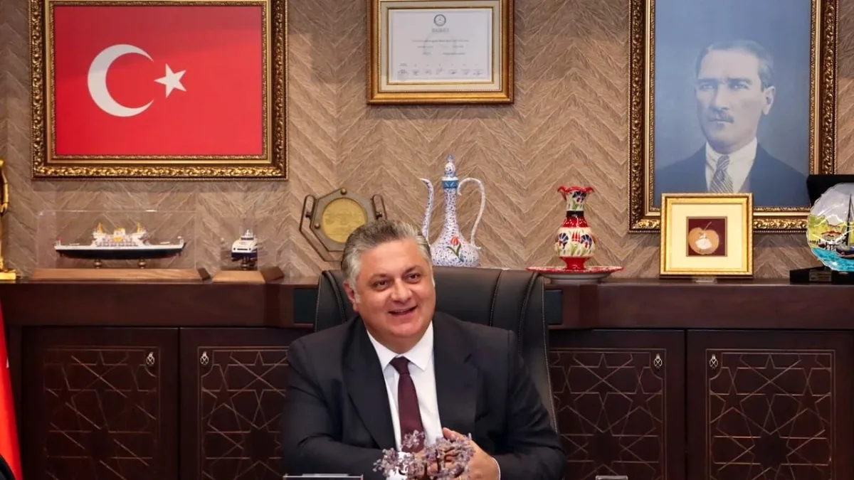 Yalova Belediye Başkanı Mehmet Gürel'den Ramazan Bayramı Mesajı: Birlik ve Dayanışma Vurgusu Yalova Belediye Başkanı Mehmet Gürel'den Ramazan Bayramı Mesajı: Birlik ve Dayanışma Vurgusu