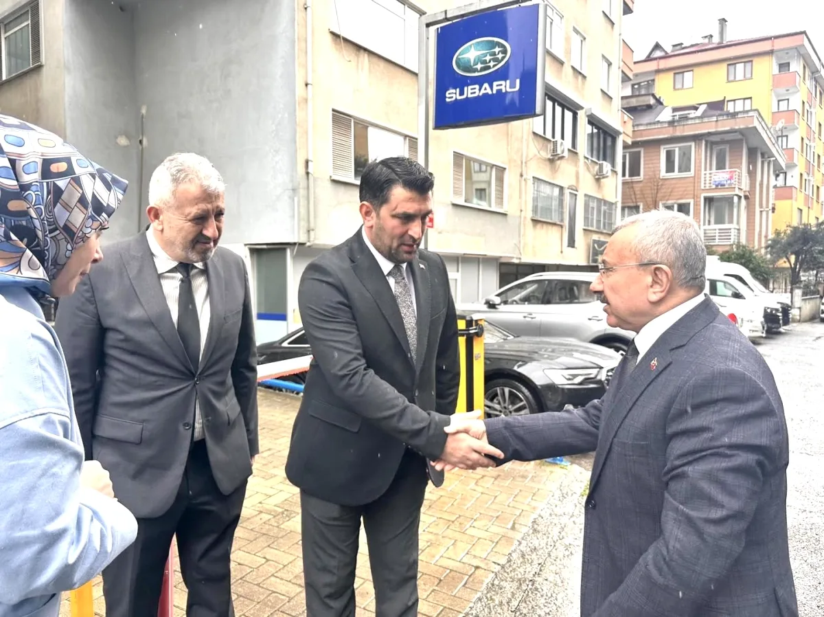 Ataşehir'de Bayram Coşkusu: AK Parti Teşkilatı Bir Araya Geldi Ataşehir'de Bayram Coşkusu: AK Parti Teşkilatı Bir Araya Geldi