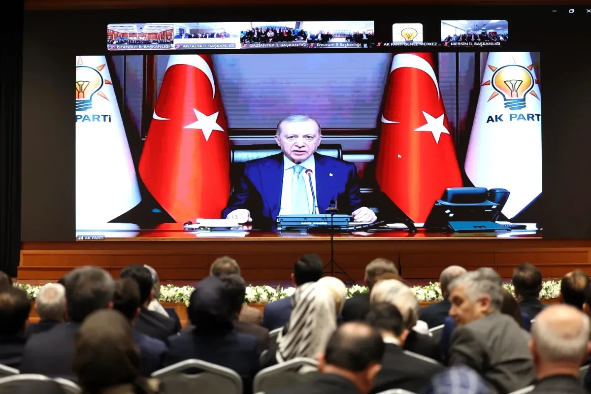 AK Parti İstanbul İl Başkanlığı'nda Video Konferanslı Bayramlaşma: Erdoğan Katıldı AK Parti İstanbul İl Başkanlığı'nda Video Konferanslı Bayramlaşma: Erdoğan Katıldı
