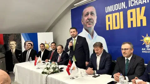 AK Parti Bahçelievler'de Bayram Coşkusu: Mimar Emrah Parlak Ev Sahipliğinde Teşkilat Buluşması