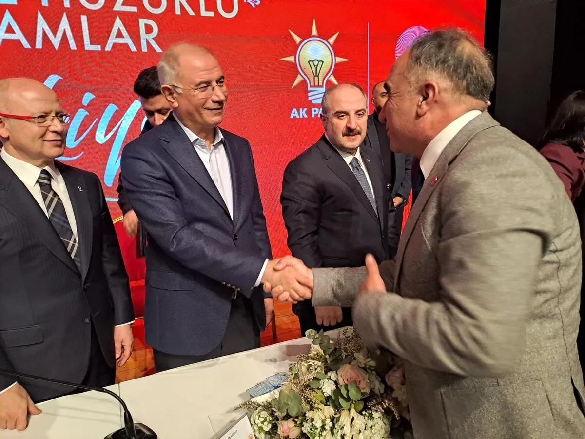 Saadet Partisi Bursa'dan AK Parti'ye Bayram Ziyareti Saadet Partisi Bursa'dan AK Parti'ye Bayram Ziyareti