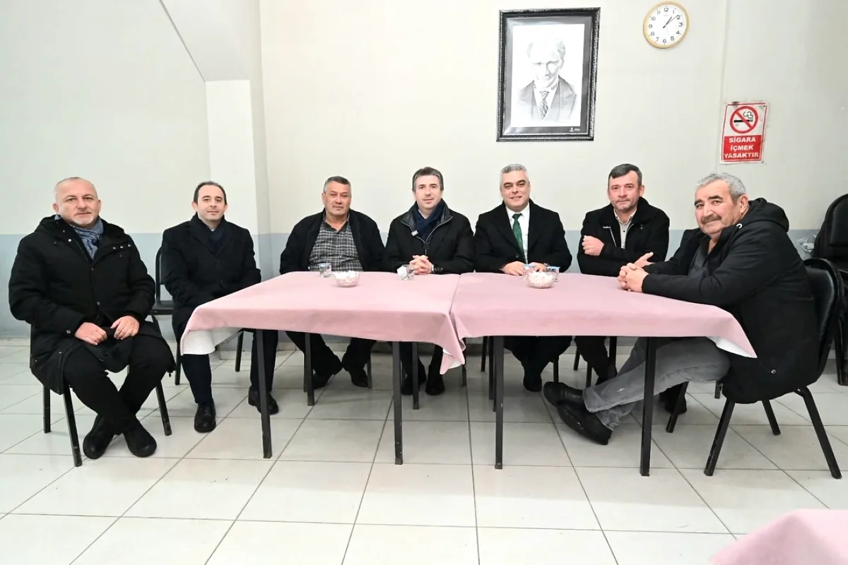Çatalca'da Bayram Sevinci: Belediye Mahalleleri Dolaşarak Hemşehrileriyle Buluştu Çatalca'da Bayram Sevinci: Belediye Mahalleleri Dolaşarak Hemşehrileriyle Buluştu