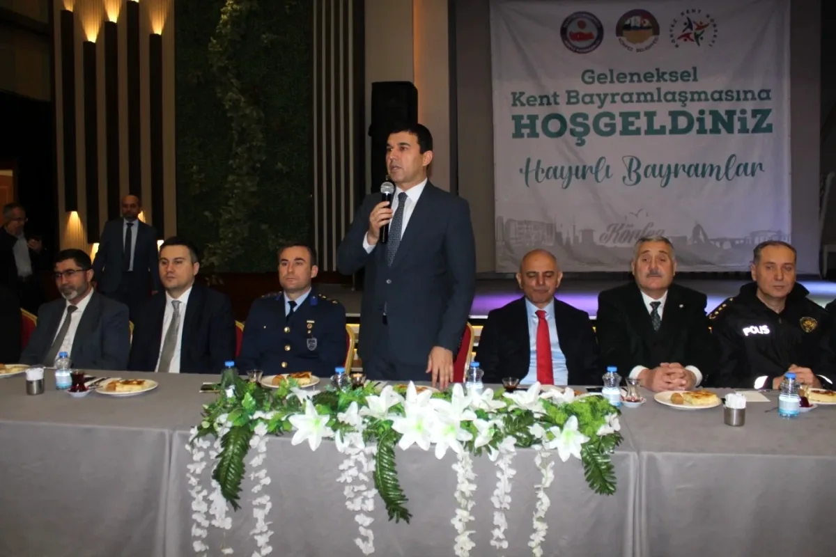 Körfez'de Ramazan Bayramı Coşkusu: Kaymakam KALKAR ve Vatandaşlar Tütünçiftlik'te Buluştu Körfez'de Ramazan Bayramı Coşkusu: Kaymakam KALKAR ve Vatandaşlar Tütünçiftlik'te Buluştu