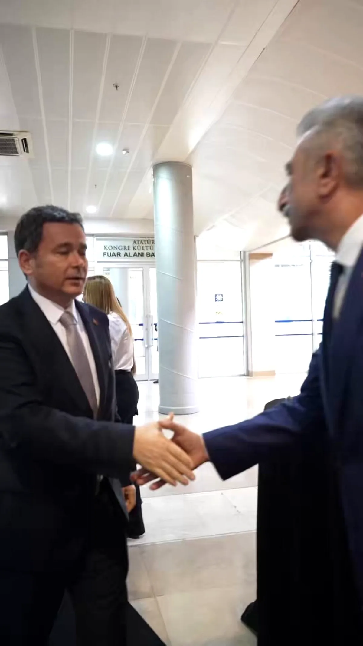 Bursa'da CHP Bayramlaşmasında Erkan Aydın'tan İmamoğlu'na Destek Bursa'da CHP Bayramlaşmasında Erkan Aydın'tan İmamoğlu'na Destek