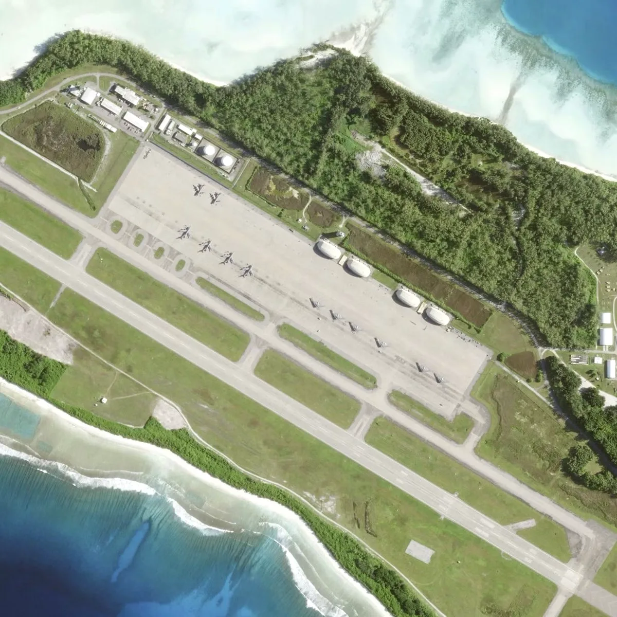 ABD'li Yetkililer: İran, Diego Garcia Üssü'nü Hedef Aldı ABD'li Yetkililer: İran, Diego Garcia Üssü'nü Hedef Aldı