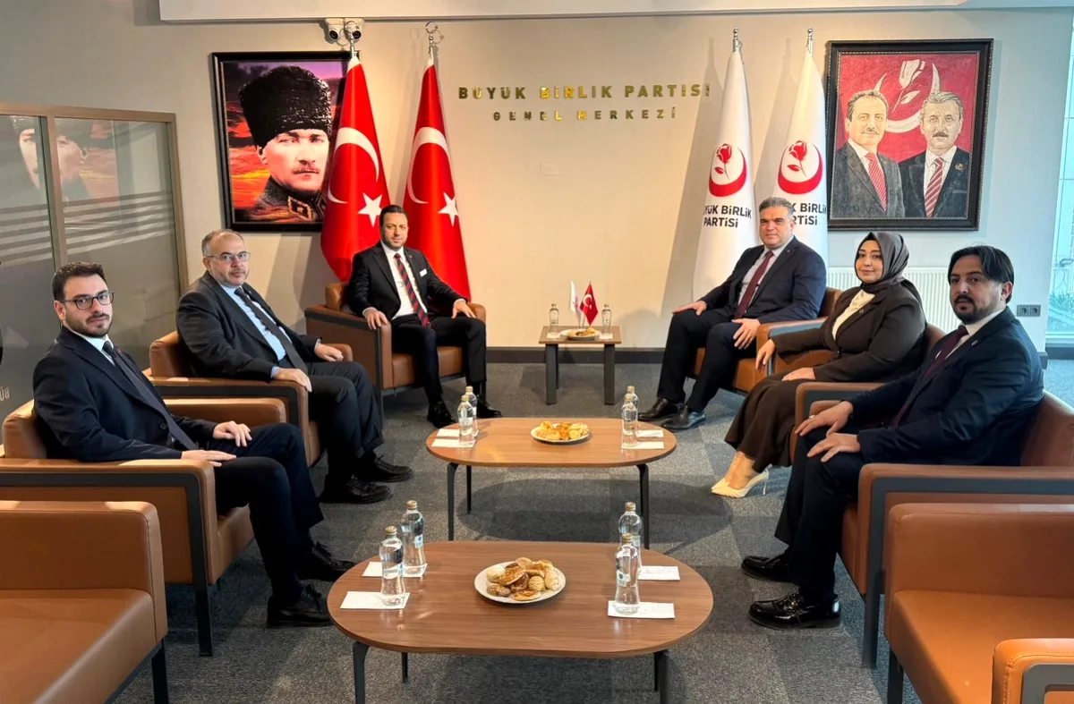 Saadet Partisi Heyetinden Anlamlı Ziyaret Saadet Partisi Heyetinden Anlamlı Ziyaret