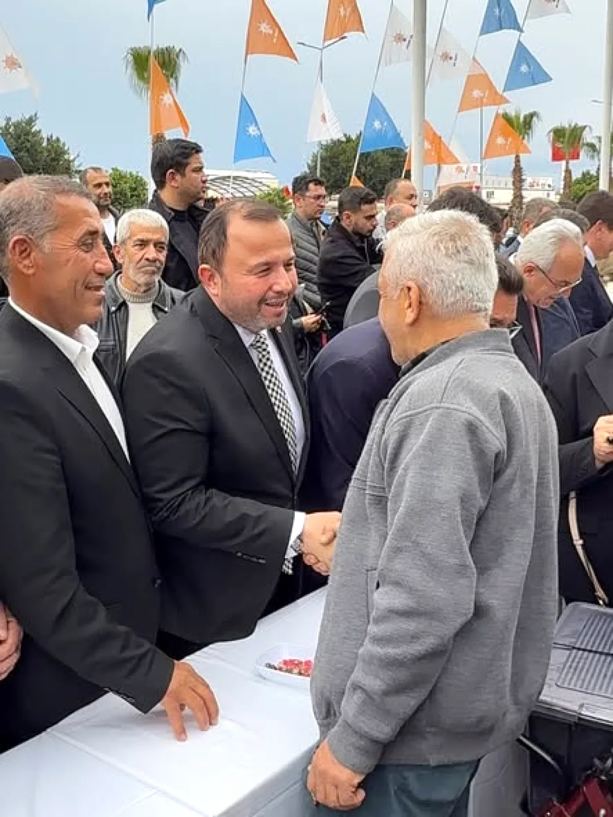Cumhurbaşkanı Erdoğan'dan Antalya Teşkilatına Sürpriz Telefon Cumhurbaşkanı Erdoğan'dan Antalya Teşkilatına Sürpriz Telefon