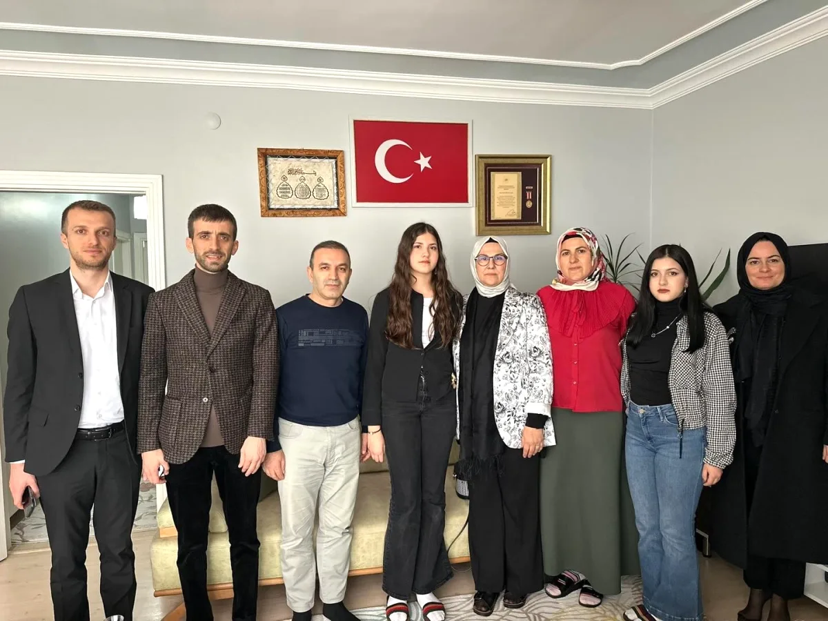 CHP Kartal'dan 15 Temmuz Gazisine Bayram Ziyareti CHP Kartal'dan 15 Temmuz Gazisine Bayram Ziyareti