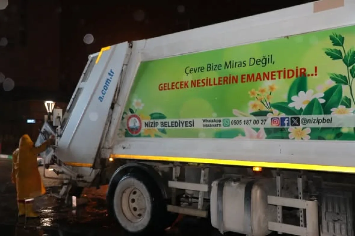 Nizip'te Protokol ve Halk Bayramlaşmasında Buluştu Nizip'te Protokol ve Halk Bayramlaşmasında Buluştu