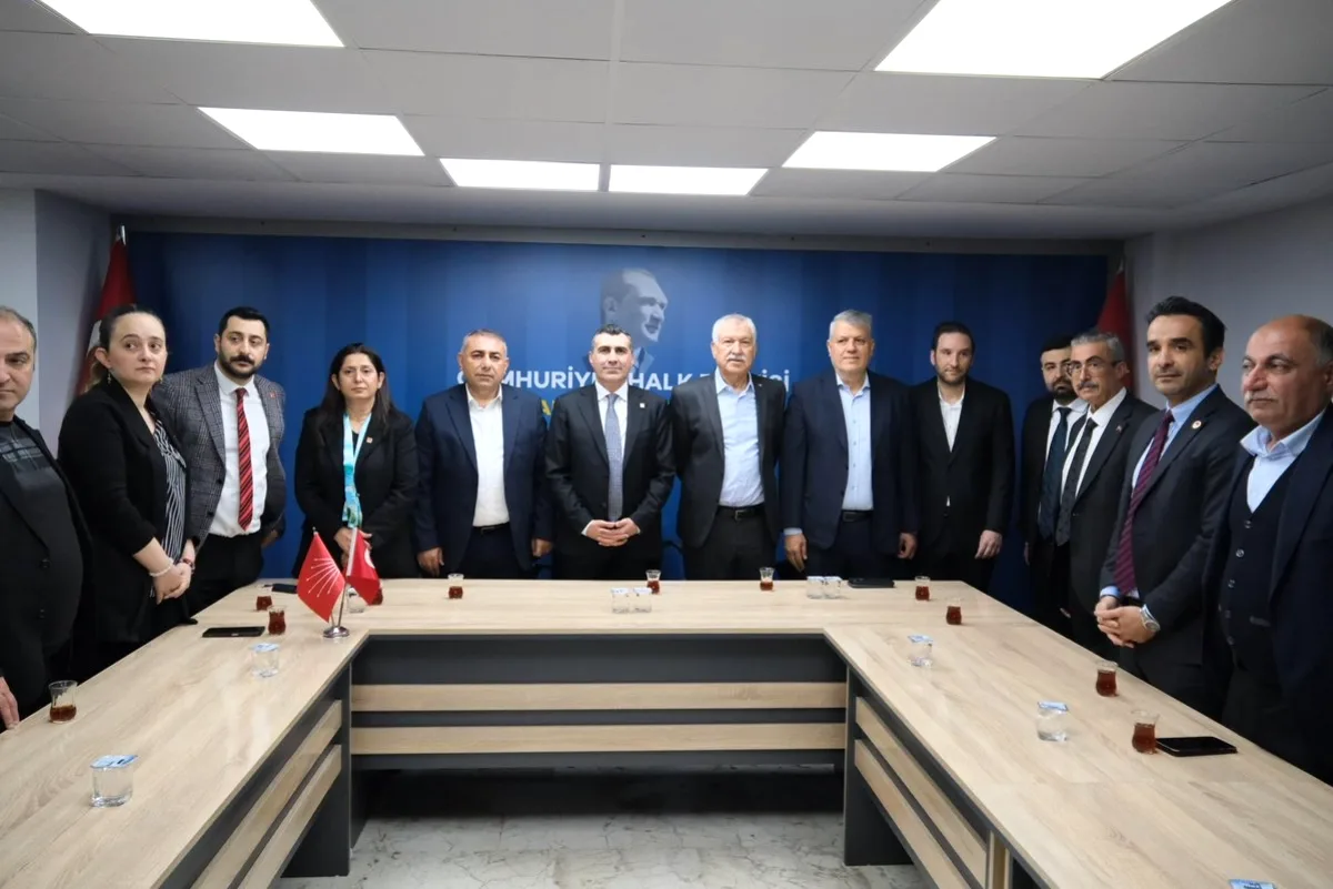 Adana'da CHP'li İsimler Bayramda Buluştu Adana'da CHP'li İsimler Bayramda Buluştu