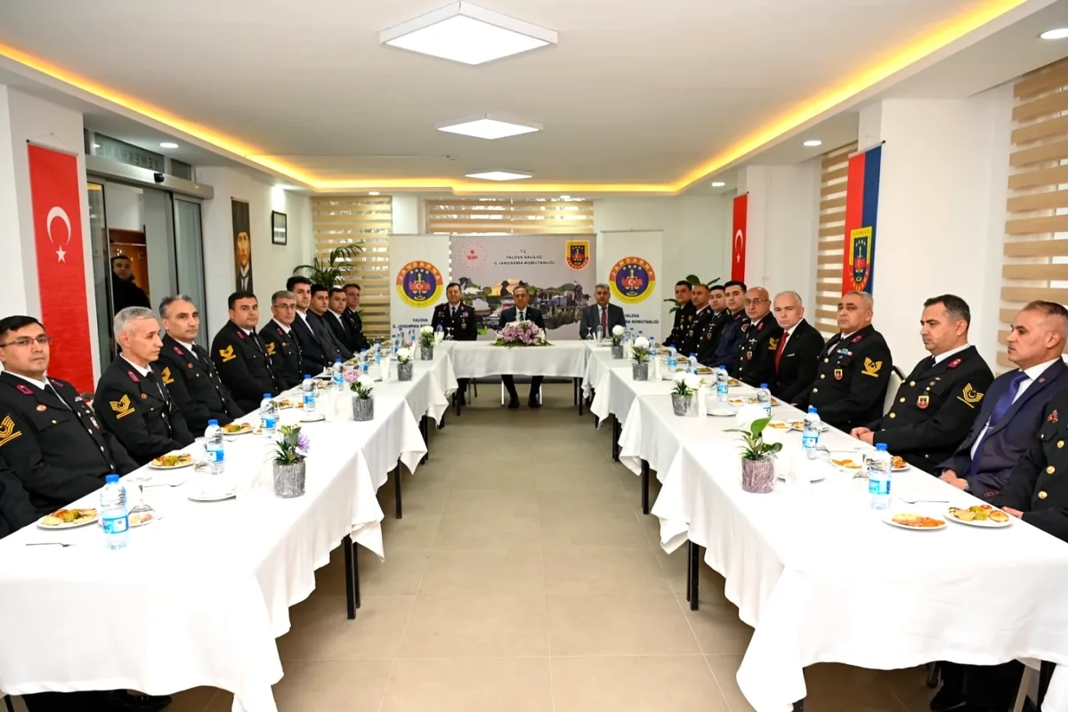Yalova Valisi'nin Jandarma Ziyareti Yalova Valisi'nin Jandarma Ziyareti
