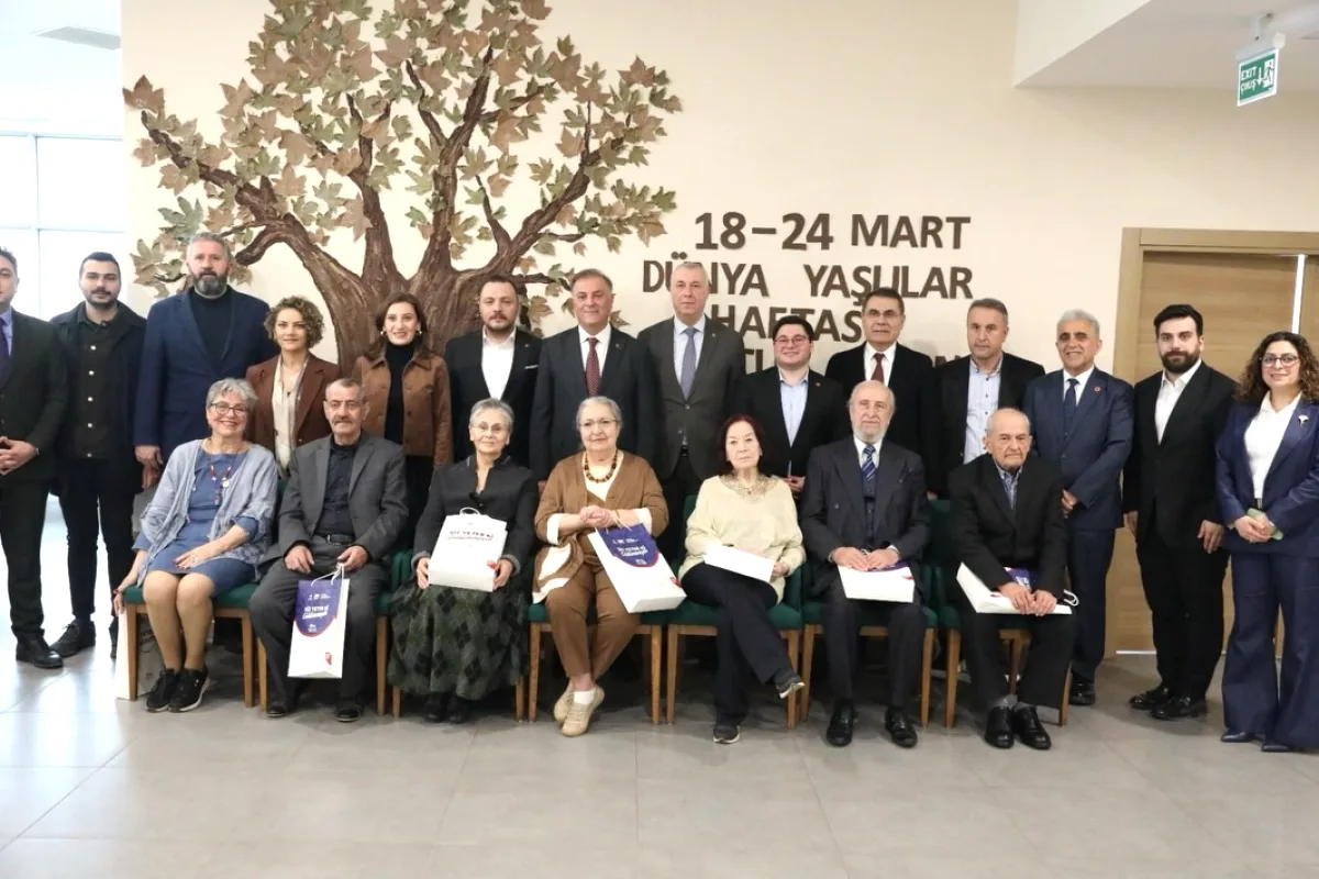 İBB Meclis Üyesi Furkan Ak'tan Bayramda Anlamlı Ziyaret İBB Meclis Üyesi Furkan Ak'tan Bayramda Anlamlı Ziyaret